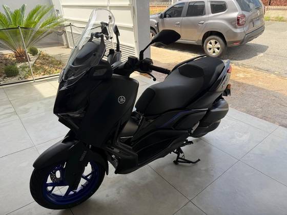 YAMAHA XMAX 300 CONNECTED ABS YAMAHA XMAX 300 CONNECTED ABS